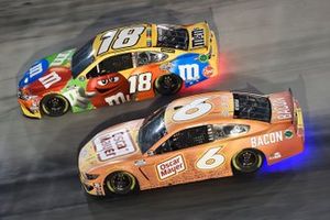 Ryan Newman, Roush Fenway Racing, Ford Mustang, Kyle Busch, Joe Gibbs Racing, Toyota Camry