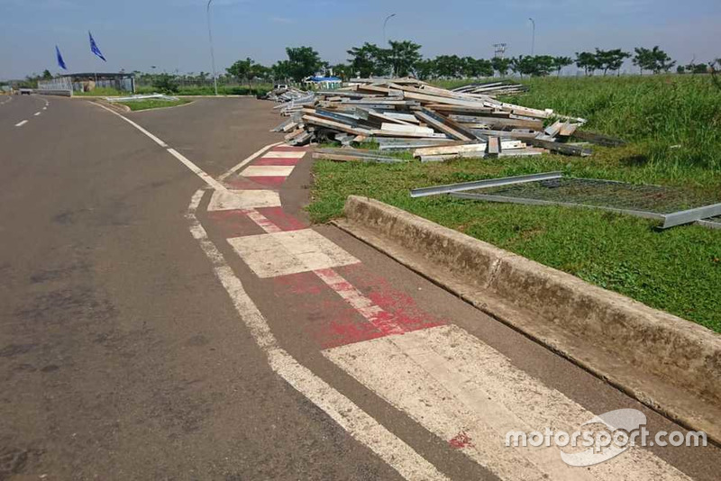 Kerb Sirkuit BSD City