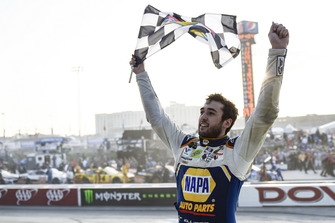 Race winner Chase Elliott, Hendrick Motorsports, Chevrolet Camaro