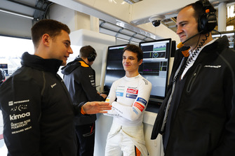 Stoffel Vandoorne, McLaren, ve Lando Norris, McLaren
