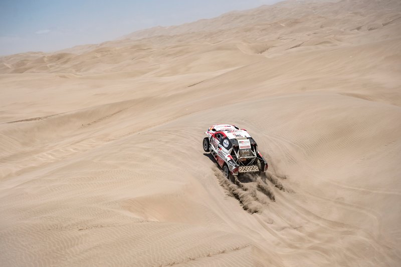 #301 Toyota Gazoo Racing Toyota Hilux: Nasser Al-Attiyah, Matthieu Baumel