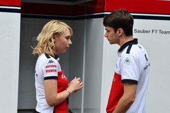 Charles Leclerc, Alfa Romeo Sauber F1 Team e Ruth Buscombe, ingegnere della strategia, Alfa Romeo Sauber F1 Team