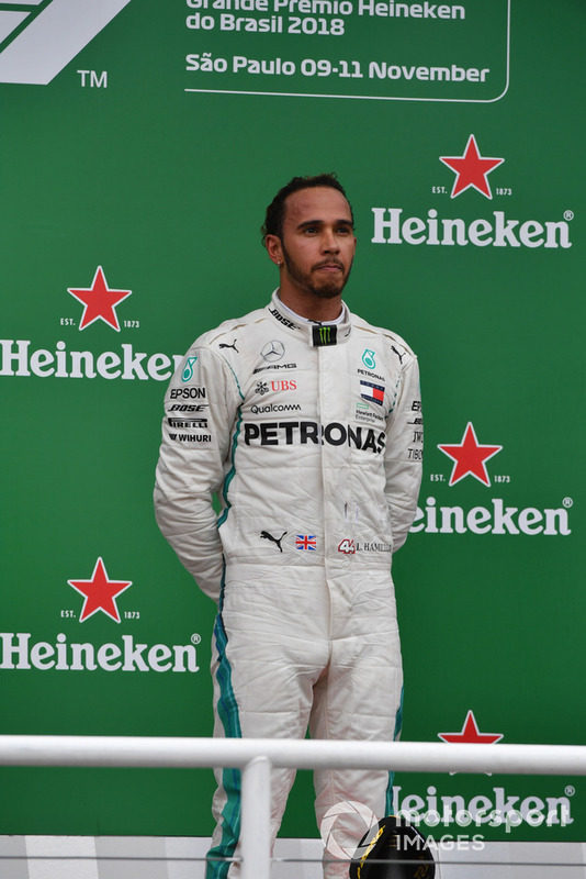 Lewis Hamilton, Mercedes AMG F1, festeggia sul podio