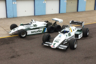 Williams FW08B (6 roues) et FW08C (4 roues)