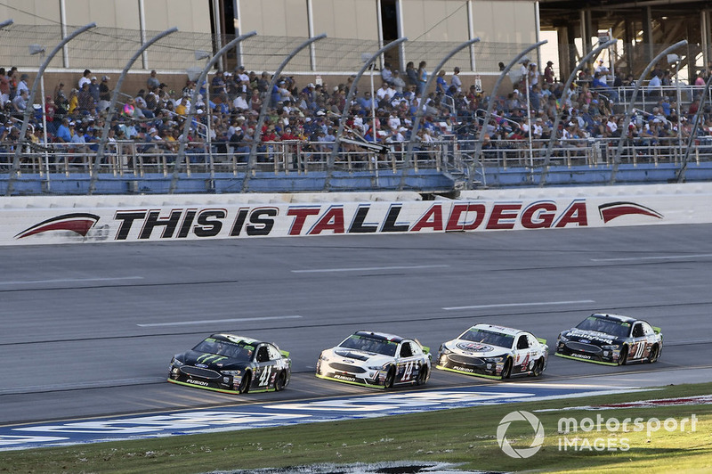 Kurt Busch, Stewart-Haas Racing, Ford Fusion Monster Energy / Haas Automation, Clint Bowyer, Stewart-Haas Racing, Ford Fusion Cummins/Rush Truck Centers, Kevin Harvick, Stewart-Haas Racing, Ford Fusion Jimmy John's, Aric Almirola, Stewart-Haas Racing, Ford Fusion Smithfield Bacon for Life