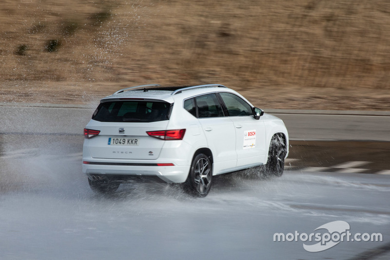II Curso de Conducción y Nuevas Tecnologías BOSCH - Motor1.com España - Motorsport.com