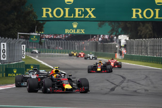 Max Verstappen, Red Bull Racing RB14,Lewis Hamilton, Mercedes AMG F1 W09 EQ Power+
