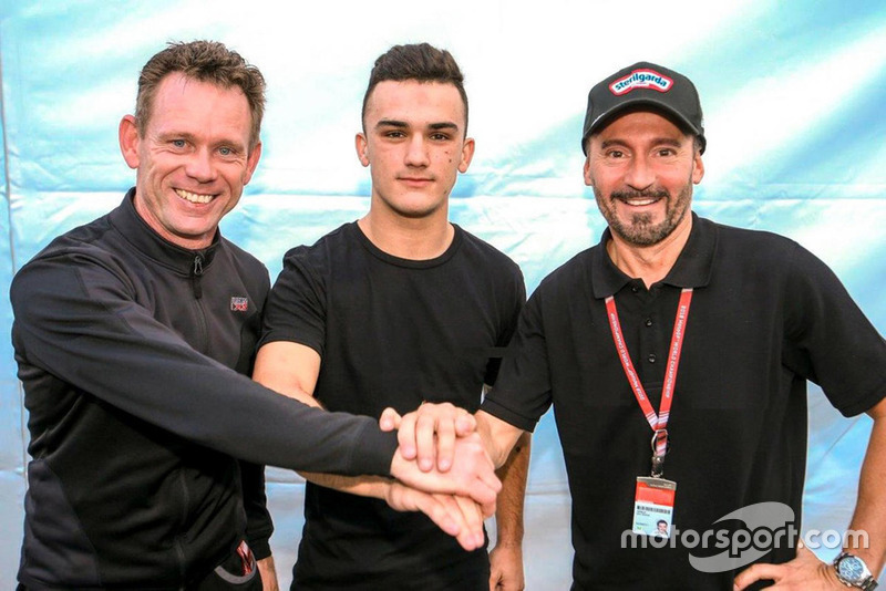 Aron Canet joins Max Racing Team