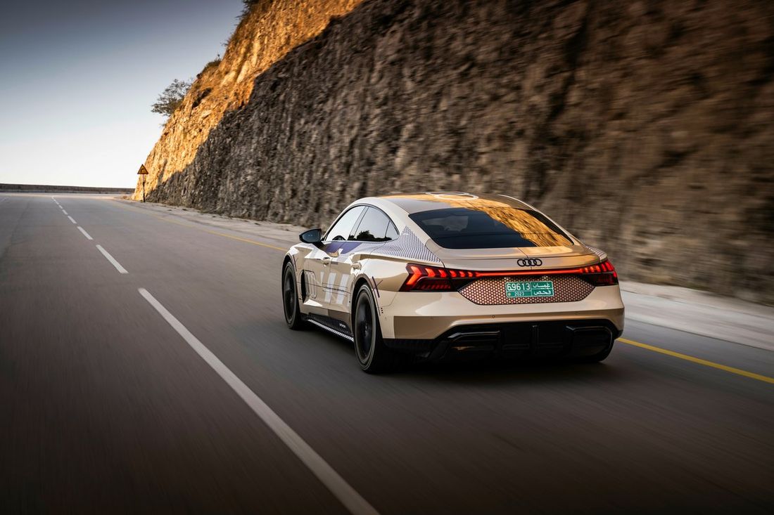 Audi RS E-Tron GT Performance 2025