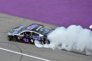 Race Winner Kevin Harvick, Stewart-Haas Racing