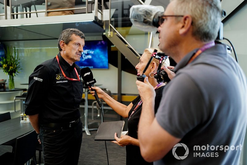 Günther Steiner, Team Principal, Haas F1 parle aux médias