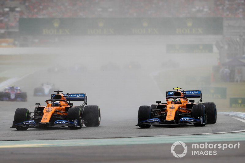 Carlos Sainz Jr., McLaren MCL34, Lando Norris, McLaren MCL34