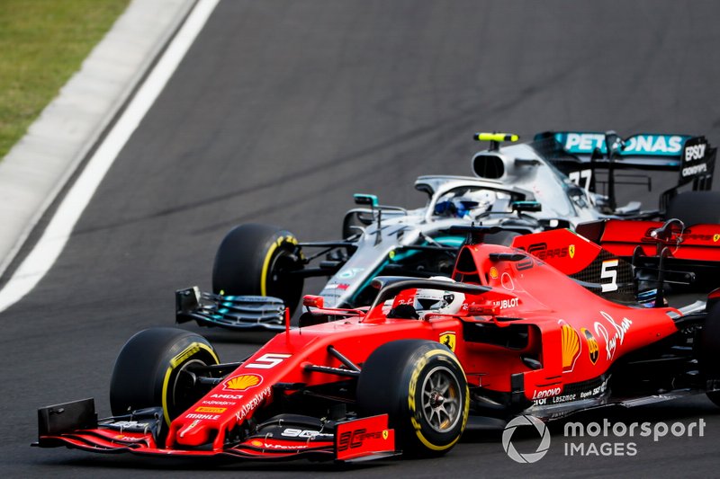 Sebastian Vettel, Ferrari SF90, Valtteri Bottas, Mercedes AMG W10