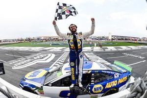 Race winner Chase Elliott, Hendrick Motorsports Chevrolet
