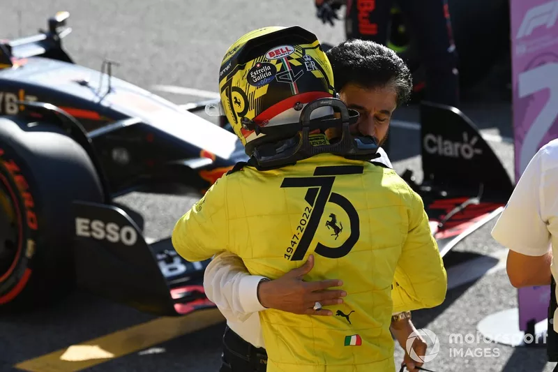 Il poleman Charles Leclerc, Ferrari, e Mohammed bin Sulayem, Presidente della FIA