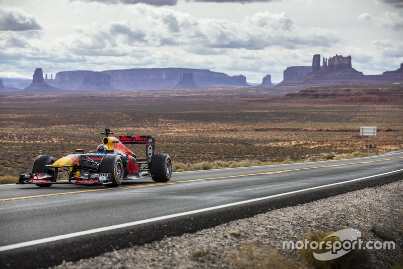 Daniel Ricciardo, Red Bull Racing in Monument Valley