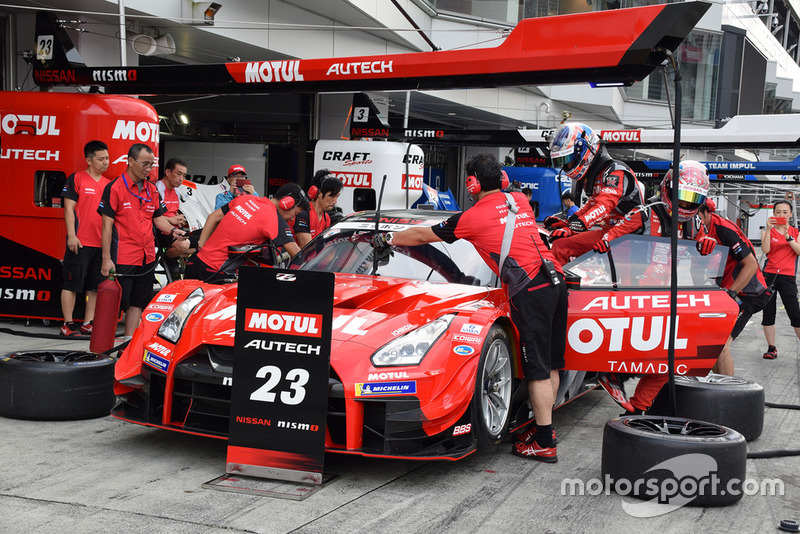 #23 Nismo Nissan GT-R Nismo GT3: Tsugio Matsuda, Ronnie Quintarelli
