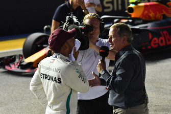 Pole sitter talks with Martin Brundle, Sky TV in parc ferme