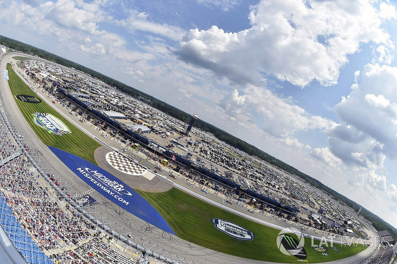 #3: Michigan International Speedway (2 Meilen) - 206,558 mph