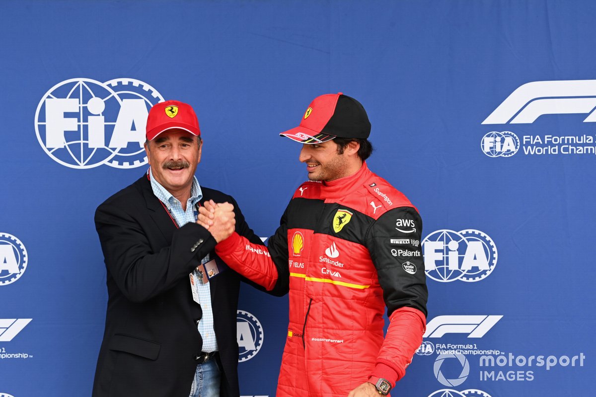 Carlos Sainz, Ferrari, con il campione del mondo 1992 Nigel Mansell