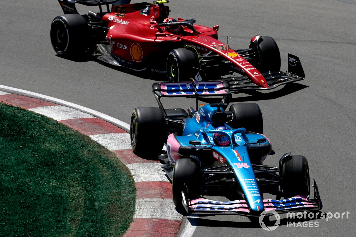 Fernando Alonso, Alpine A522, Carlos Sainz, Ferrari F1-75