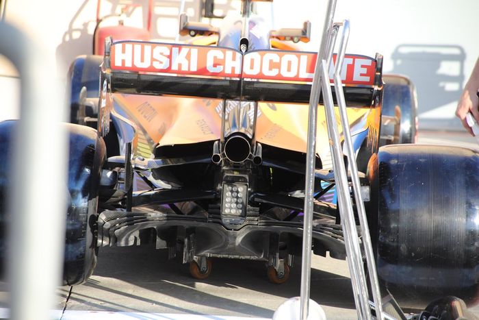 Detalle de la parte trasera del MCL35 de McLaren