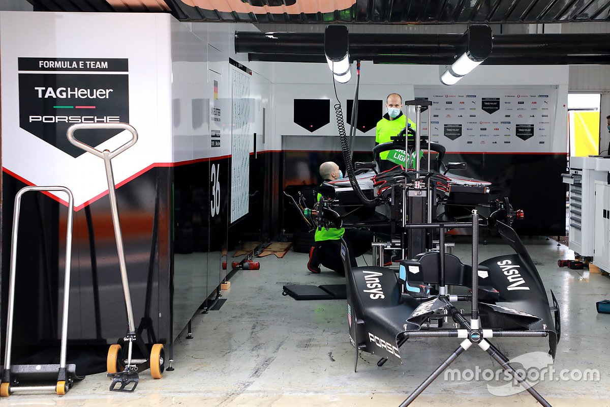 TAG Heuer Porsche Formula E Team garaje