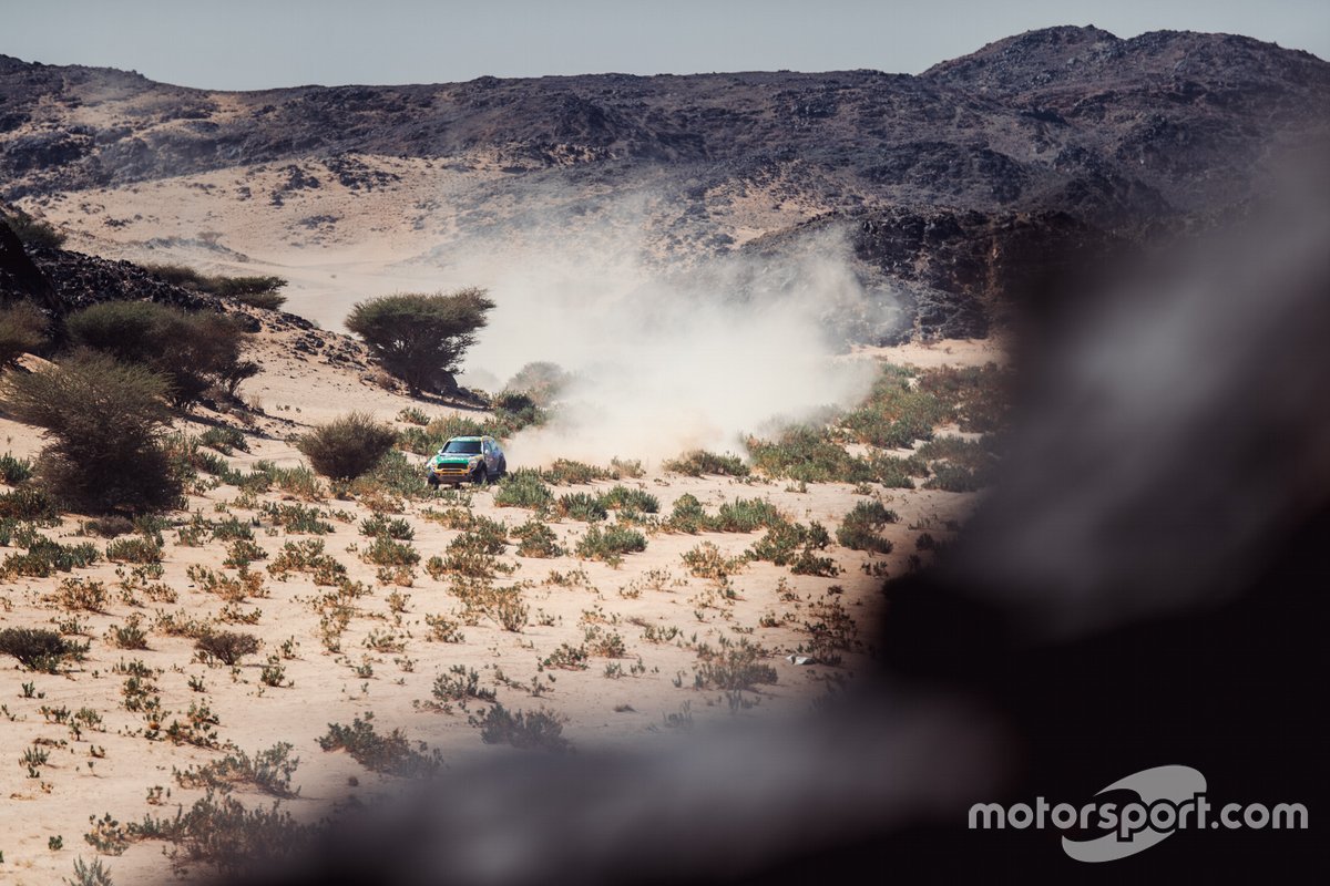 #335 X-Raid Mini JCW Rally Team: Guilherme Spinelli, Youssef Haddad
