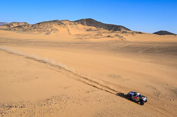 #300 X-Raid Mini JCW Team: Carlos Sainz, Lucas Cruz