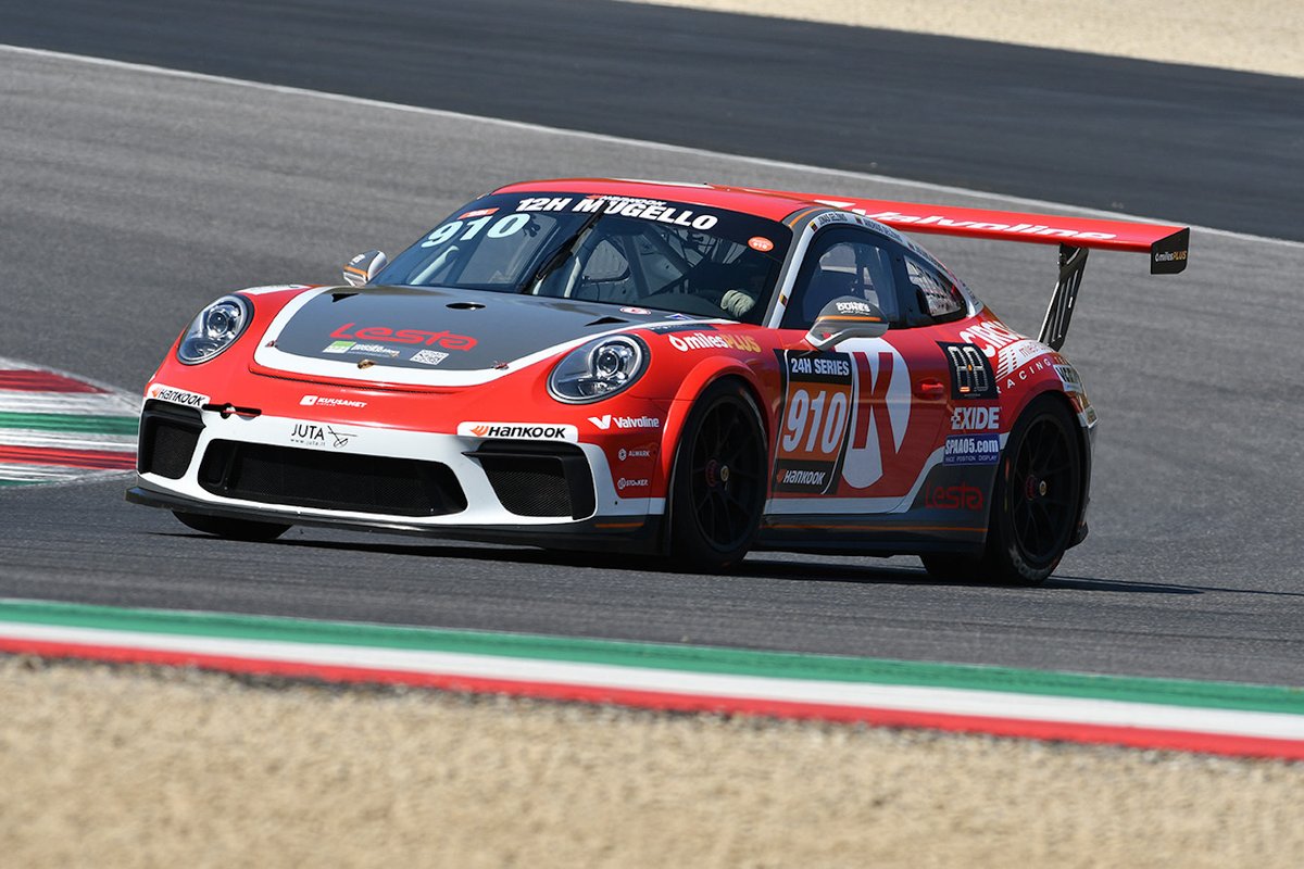 #910 JUTA Racing: Julius Adomavicius, Andrius Gelžinis, Jonas Gelžinis, Porsche 991-II Cup