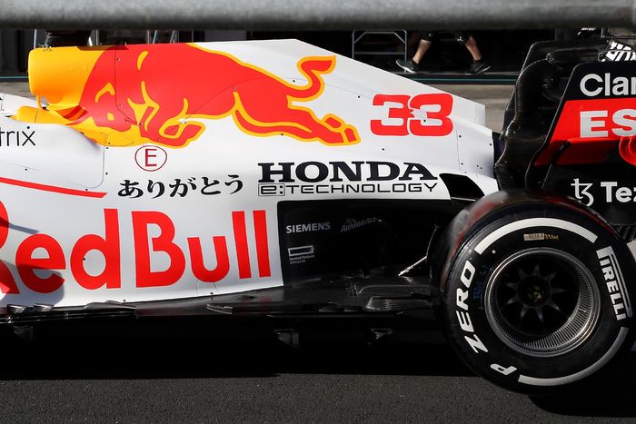 Lateral del Red Bull Racing RB16B
