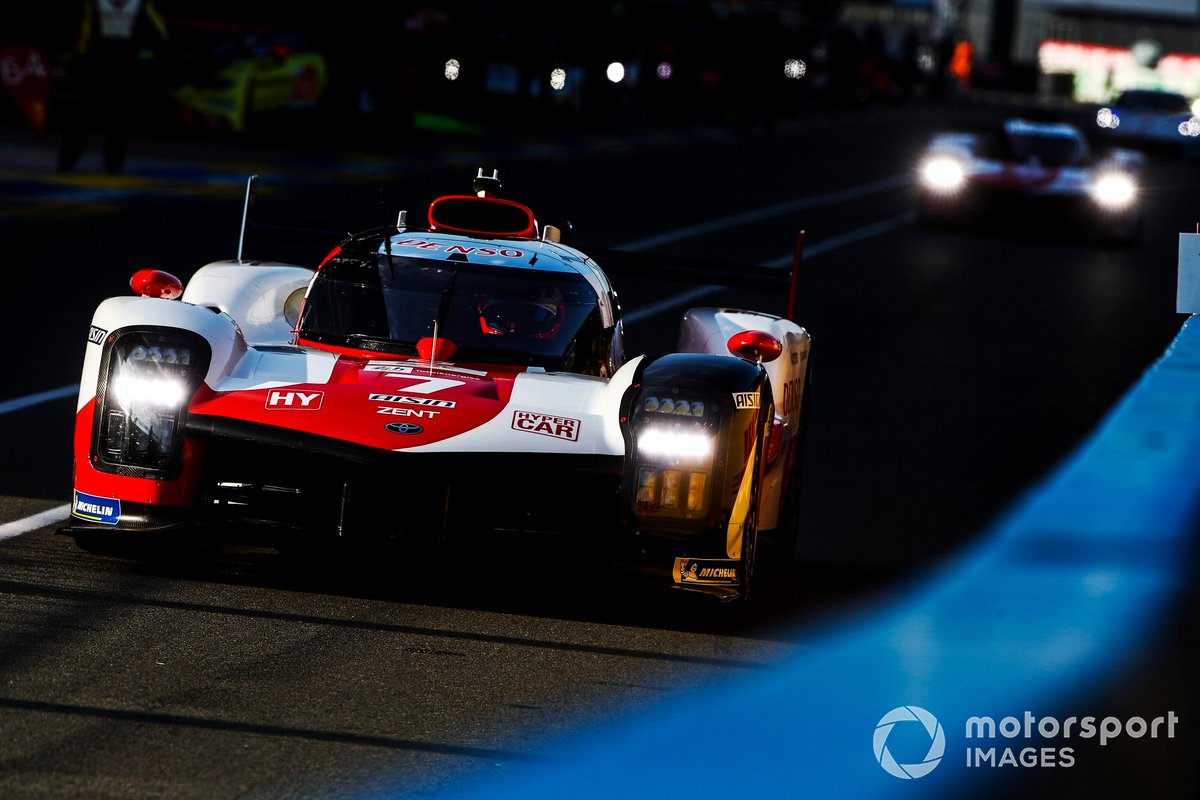 #7 Toyota Gazoo Racing Toyota GR010 - Hybrid Hypercar de Mike Conway, Kamui Kobayashi, Jose Maria Lopez