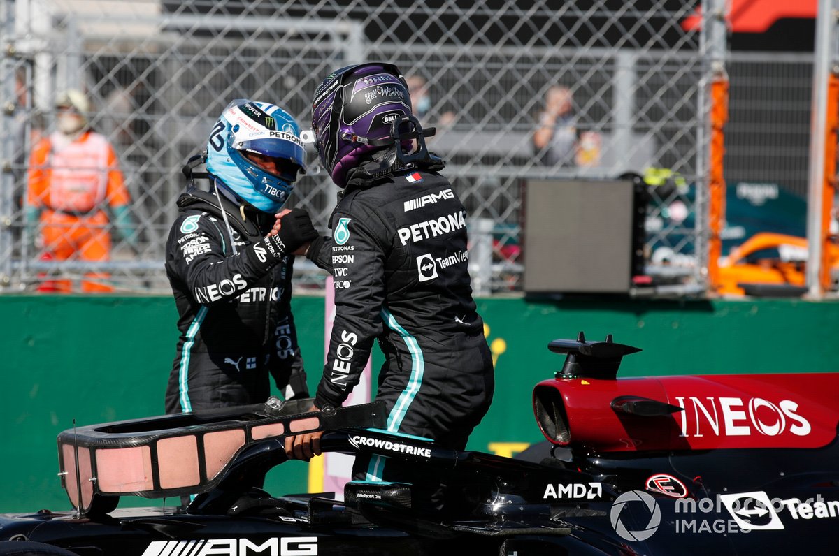 Valtteri Bottas, Mercedes, e il Pole man Lewis Hamilton, Mercedes