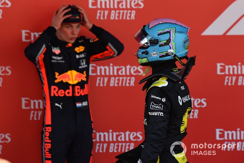 Daniel Ricciardo, Renault, sorpassa Max Verstappen, Red Bull Racing, terza posizione, in Parc Ferme