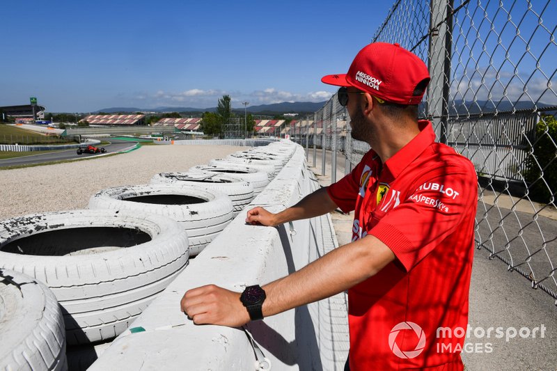 Antonio Fuoco, Ferri, observe les F1 en piste
