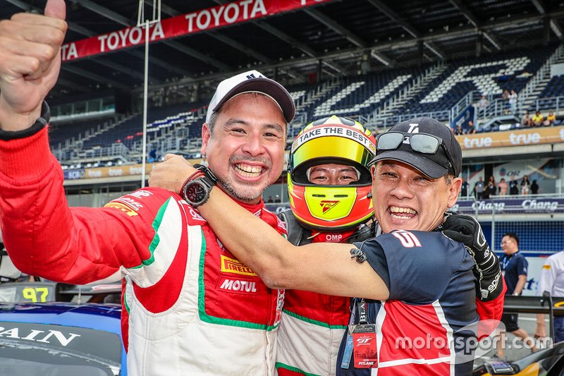 #75 T2 Motorsports Ferrari 488 GT3: David Tjiptobiantoro, Rio Haryanto