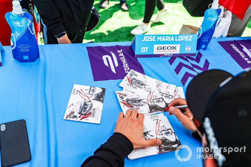 Jose Maria Lopez, Dragon Racing at the autograph session