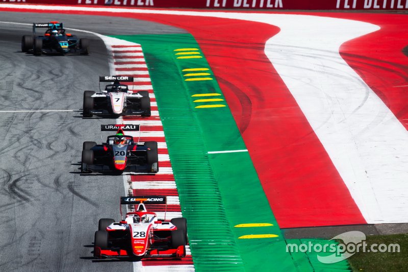 Robert Shwartzman, PREMA Racing et Leonardo Pulcini, Hitech Grand Prix et Lirim Zendeli, Sauber Junior Team by Charouz