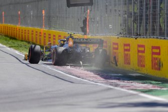 Kevin Magnussen, Haas VF-19 crash