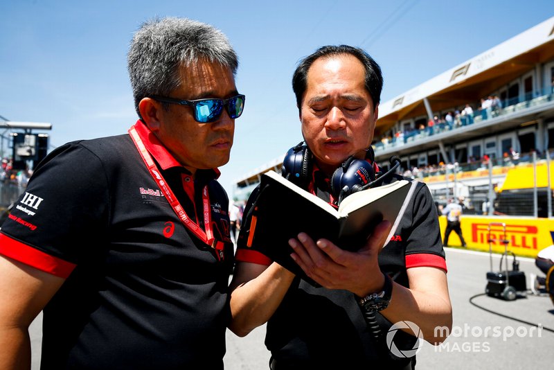 Masashi Yamamoto, General Manager, Honda Motorsport, e Toyoharu Tanabe, F1 Technical Director, Honda