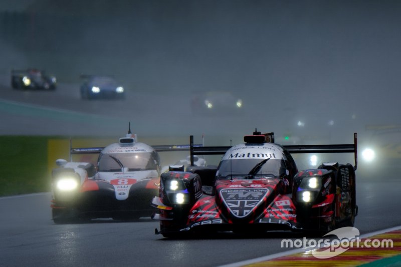 #3 Rebellion Racing Rebellion R-13: Nathanaël Berthon, Thomas Laurent, Gustavo Menezes, #8 Toyota Gazoo Racing Toyota TS050: Sébastien Buemi, Kazuki Nakajima, Fernando Alonso