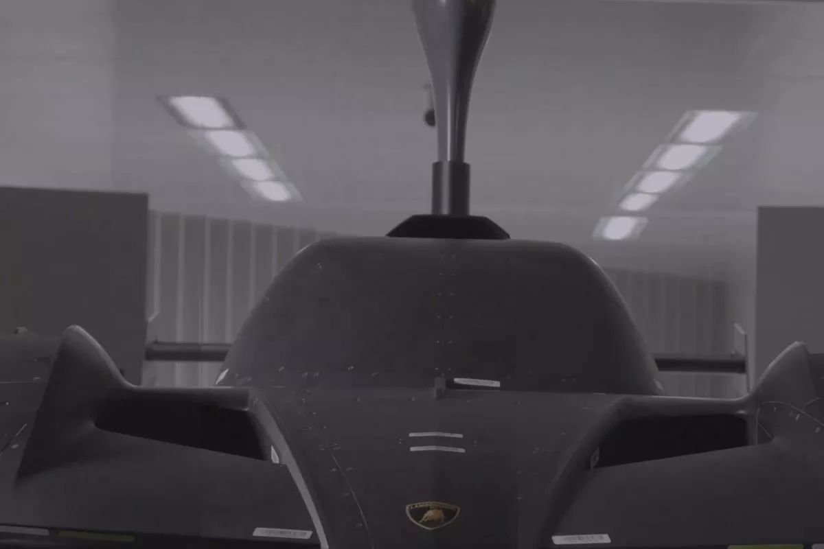 lamborghini-lmdh-1.webp