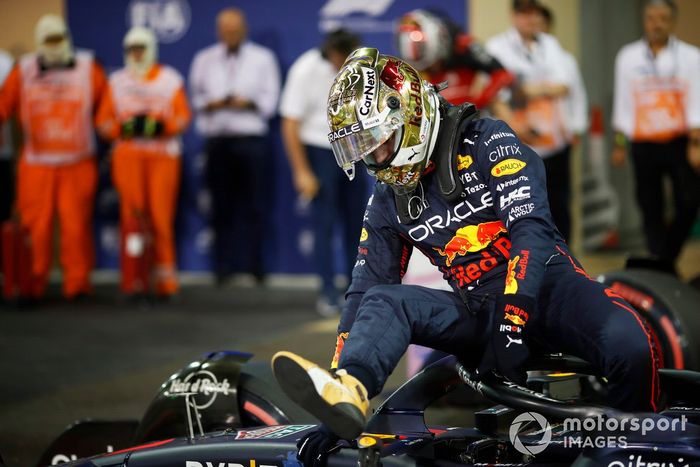 Max Verstappen, de Red Bull Racing, celebra en Parc Ferme tras conseguir la pole