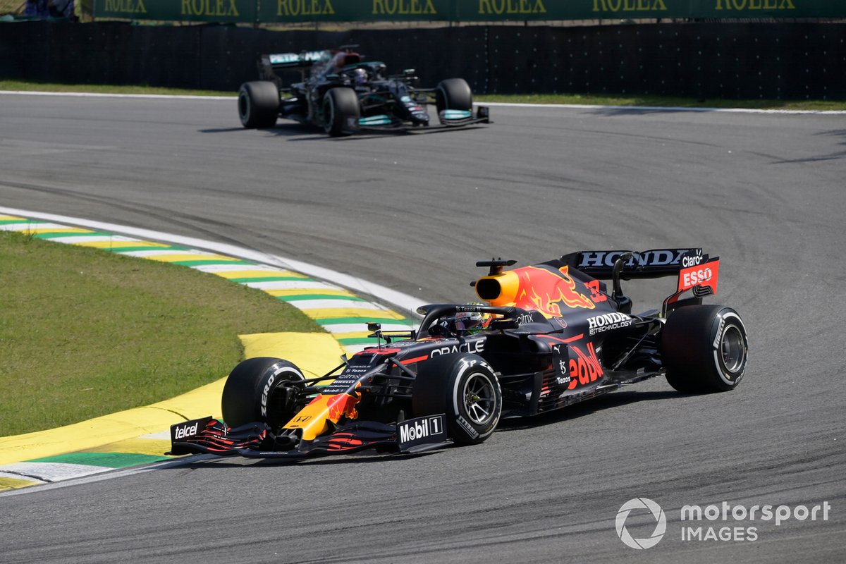 Max Verstappen, Red Bull Racing RB16B, Lewis Hamilton, Mercedes W12