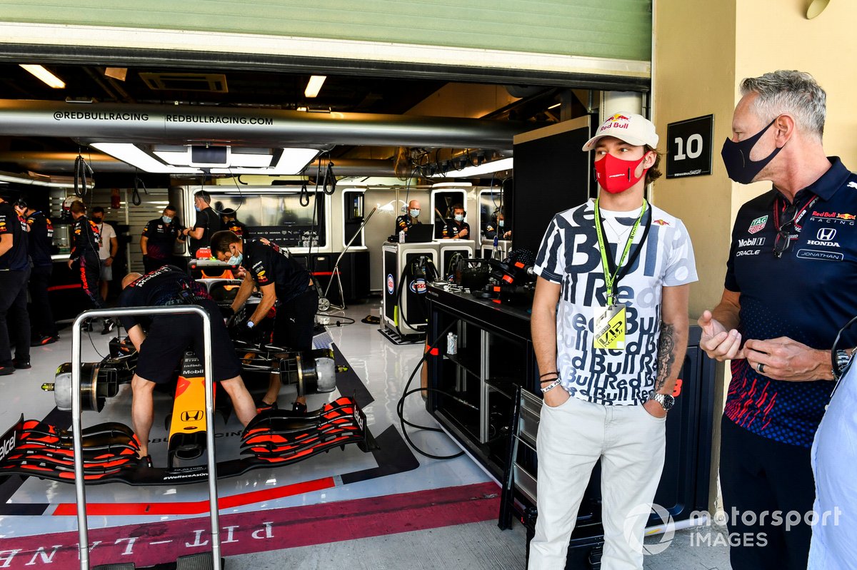Dennis Hauger and Jonathan Wheatley, Team Manager, Red Bull Racing