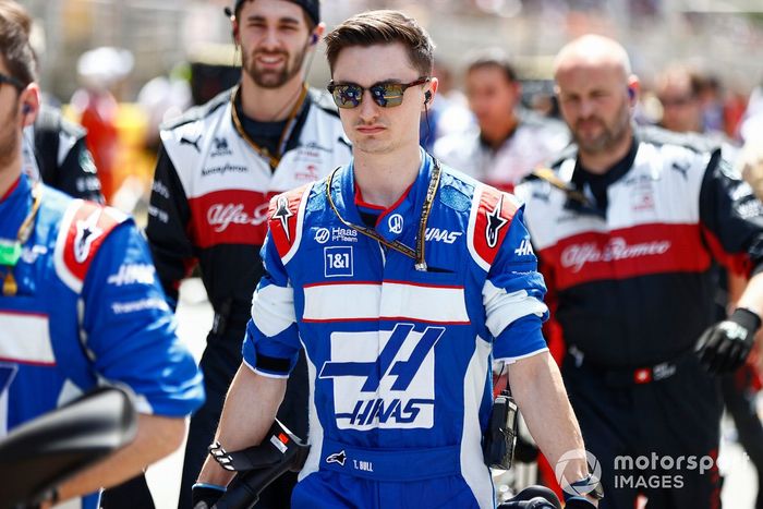 Los mecánicos de Haas F1 en la parrilla 