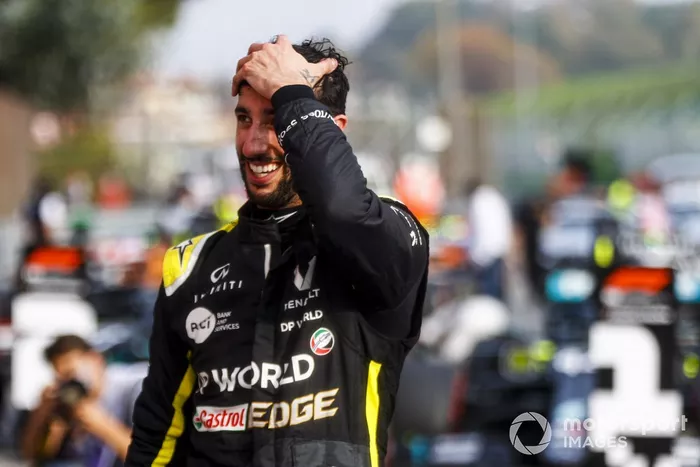 Tercer lugar Daniel Ricciardo, Renault F1 celebra en Parc Ferme 