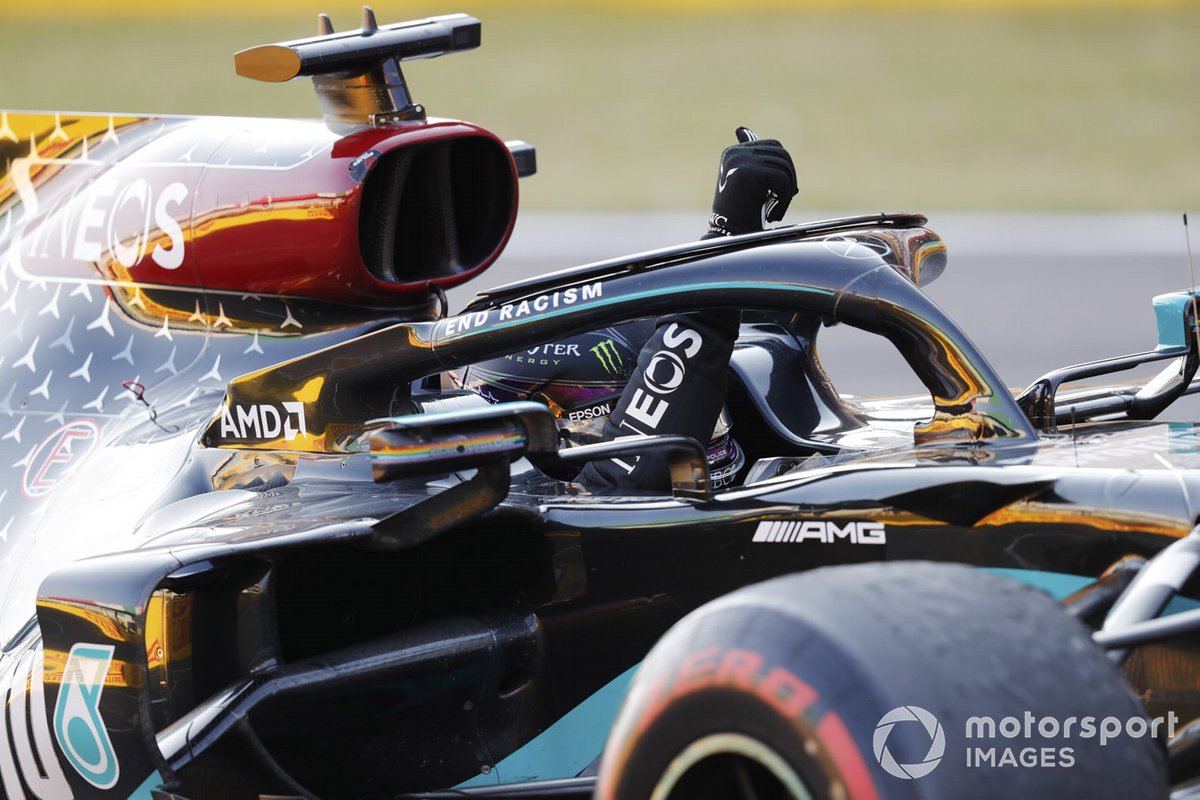 Il vincitore della gara Lewis Hamilton, Mercedes-AMG F1