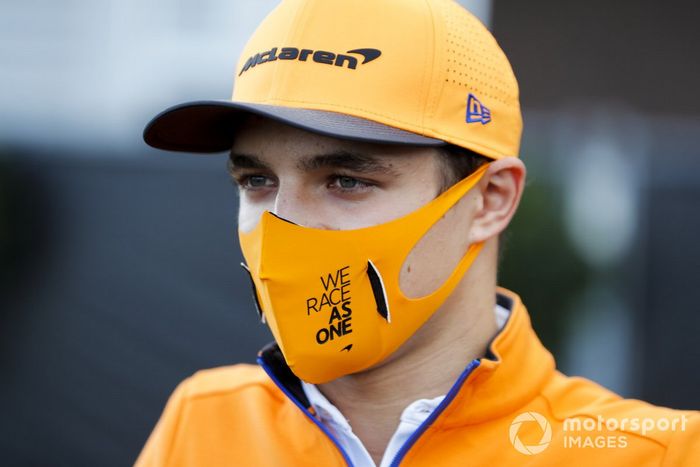 Lando Norris, McLaren con los medios