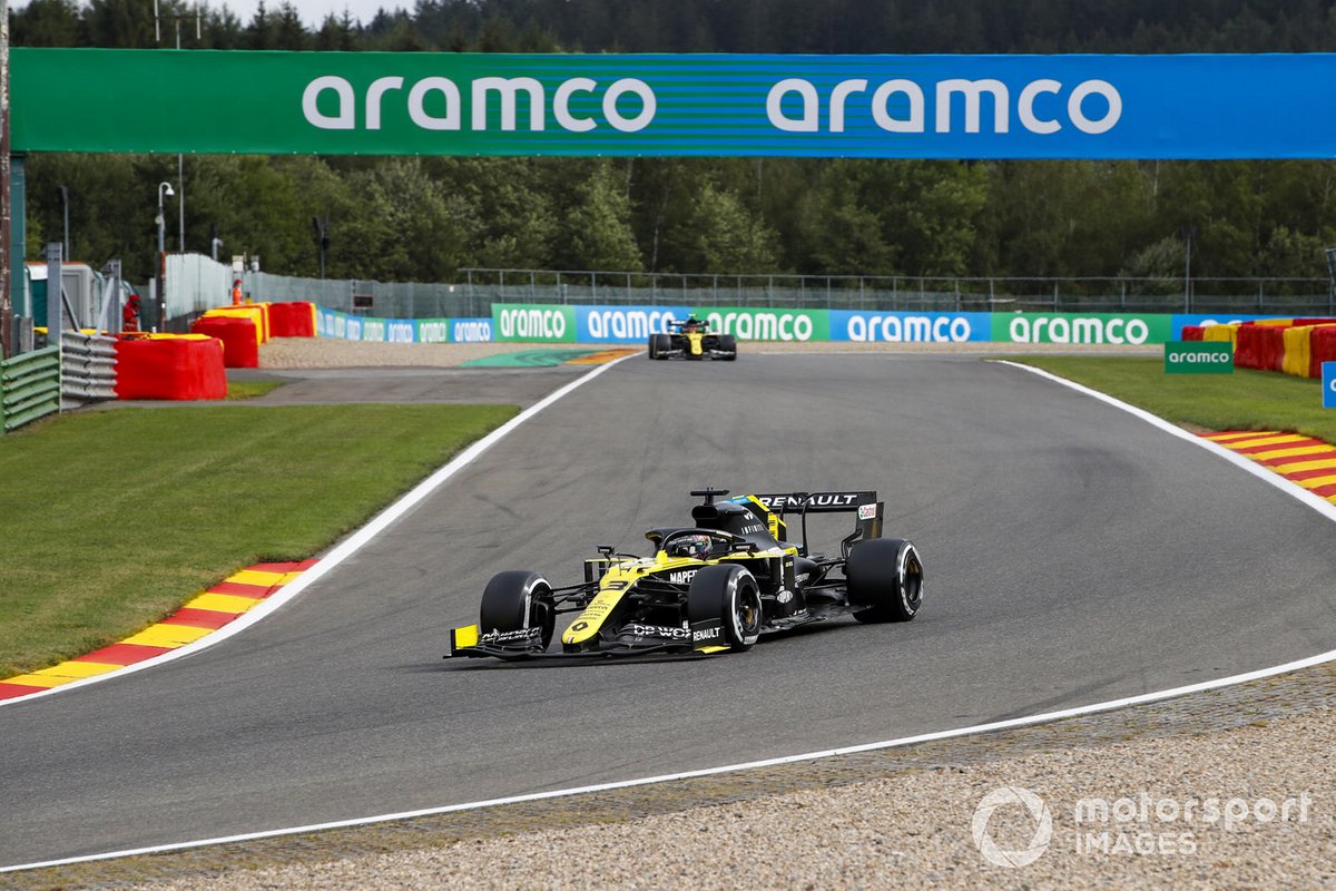 Daniel Ricciardo, Renault F1 Team R.S.20, Esteban Ocon, Renault F1 Team R.S.20